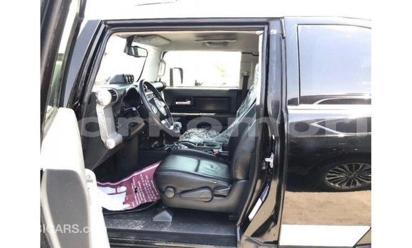 Acheter Import Voiture Toyota FJ Cruiser Noir à Import - Dubai, Grande Comore Acheter Import Voiture Toyota FJ Cruiser Noir à Import - Dubai, Grande Comore