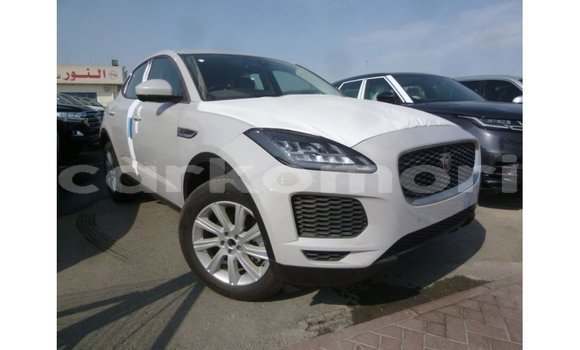 Acheter Import Voiture Jaguar E-Pace Blanc à Import - Dubai, Grande Comore