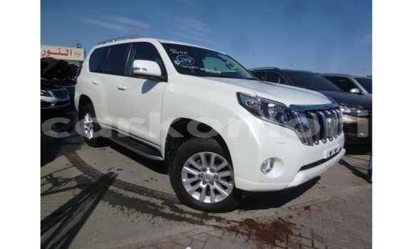 Acheter Import Voiture Toyota Prado Blanc à Import - Dubai, Grande Comore Acheter Import Voiture Toyota Prado Blanc à Import - Dubai, Grande Comore