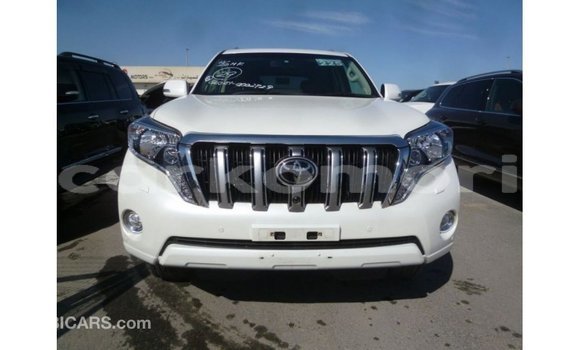 Acheter Import Voiture Toyota Prado Blanc à Import - Dubai, Grande Comore Acheter Import Voiture Toyota Prado Blanc à Import - Dubai, Grande Comore