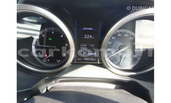 Acheter Import Voiture Toyota Prado Blanc à Import - Dubai, Grande Comore Acheter Import Voiture Toyota Prado Blanc à Import - Dubai, Grande Comore