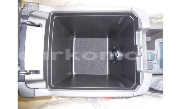 Acheter Import Voiture Toyota Prado Autre à Import - Dubai, Grande Comore Acheter Import Voiture Toyota Prado Autre à Import - Dubai, Grande Comore