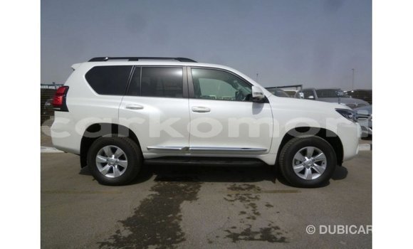 Acheter Import Voiture Toyota Prado Blanc à Import - Dubai, Grande Comore Acheter Import Voiture Toyota Prado Blanc à Import - Dubai, Grande Comore