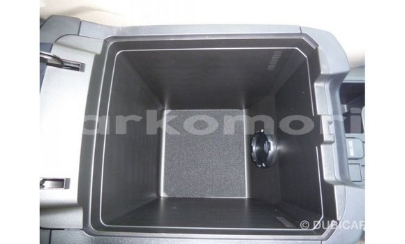 Acheter Import Voiture Toyota Prado Blanc à Import - Dubai, Grande Comore Acheter Import Voiture Toyota Prado Blanc à Import - Dubai, Grande Comore