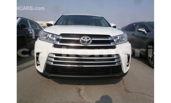 Acheter Import Voiture Toyota Kluger Blanc à Import - Dubai, Grande Comore Acheter Import Voiture Toyota Kluger Blanc à Import - Dubai, Grande Comore