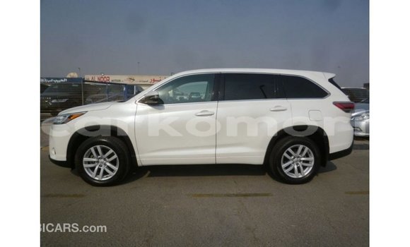 Acheter Import Voiture Toyota Kluger Blanc à Import - Dubai, Grande Comore Acheter Import Voiture Toyota Kluger Blanc à Import - Dubai, Grande Comore