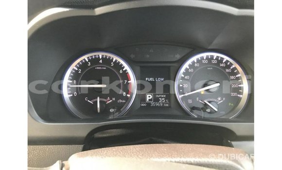 Acheter Import Voiture Toyota Kluger Blanc à Import - Dubai, Grande Comore Acheter Import Voiture Toyota Kluger Blanc à Import - Dubai, Grande Comore