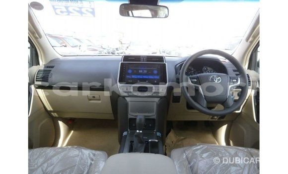 Acheter Import Voiture Toyota Prado Blanc à Import - Dubai, Grande Comore Acheter Import Voiture Toyota Prado Blanc à Import - Dubai, Grande Comore