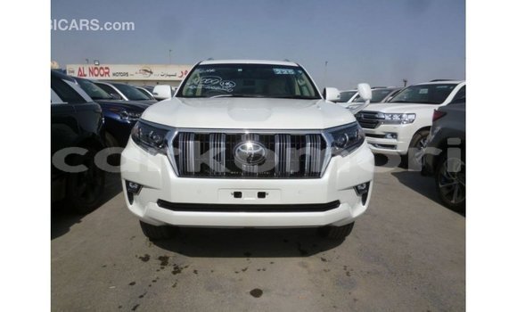 Acheter Import Voiture Toyota Prado Blanc à Import - Dubai, Grande Comore Acheter Import Voiture Toyota Prado Blanc à Import - Dubai, Grande Comore