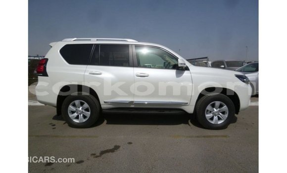 Acheter Import Voiture Toyota Prado Blanc à Import - Dubai, Grande Comore Acheter Import Voiture Toyota Prado Blanc à Import - Dubai, Grande Comore