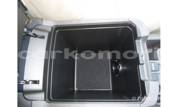 Acheter Import Voiture Toyota Prado Blanc à Import - Dubai, Grande Comore Acheter Import Voiture Toyota Prado Blanc à Import - Dubai, Grande Comore