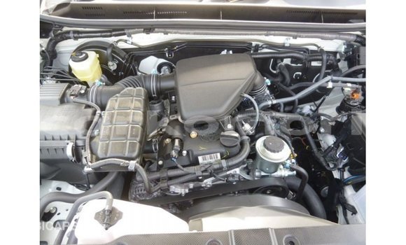 Acheter Import Voiture Toyota Prado Blanc à Import - Dubai, Grande Comore Acheter Import Voiture Toyota Prado Blanc à Import - Dubai, Grande Comore