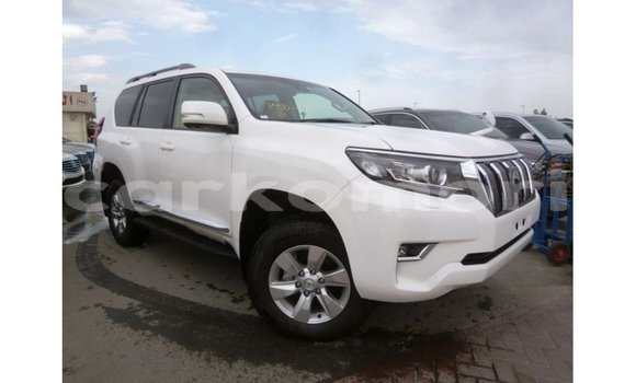 Buy Import Toyota Prado White Car in Import - Dubai in Great Comore