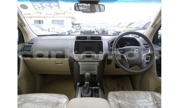 Acheter Import Voiture Toyota Prado Blanc à Import - Dubai, Grande Comore Acheter Import Voiture Toyota Prado Blanc à Import - Dubai, Grande Comore