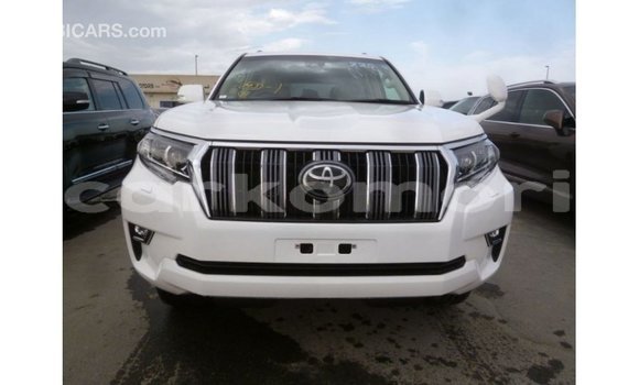 Acheter Import Voiture Toyota Prado Blanc à Import - Dubai, Grande Comore Acheter Import Voiture Toyota Prado Blanc à Import - Dubai, Grande Comore