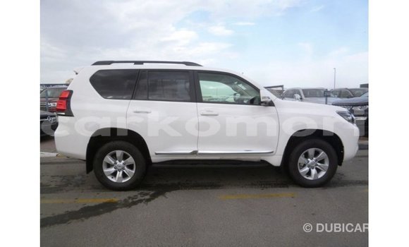 Acheter Import Voiture Toyota Prado Blanc à Import - Dubai, Grande Comore Acheter Import Voiture Toyota Prado Blanc à Import - Dubai, Grande Comore