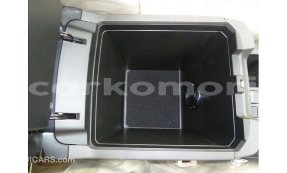 Acheter Import Voiture Toyota Prado Blanc à Import - Dubai, Grande Comore Acheter Import Voiture Toyota Prado Blanc à Import - Dubai, Grande Comore