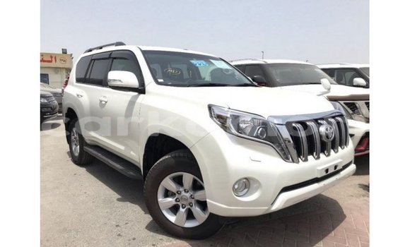 Buy Import Toyota Prado White Car in Import - Dubai in Great Comore