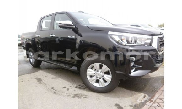 Buy Import Toyota Hilux Black Car in Import - Dubai in Great Comore