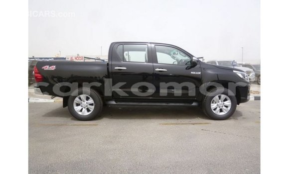 Acheter Import Voiture Toyota Hilux Noir à Import - Dubai, Grande Comore Acheter Import Voiture Toyota Hilux Noir à Import - Dubai, Grande Comore