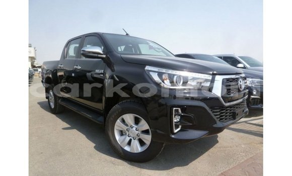 Buy Import Toyota Hilux Black Car in Import - Dubai in Great Comore