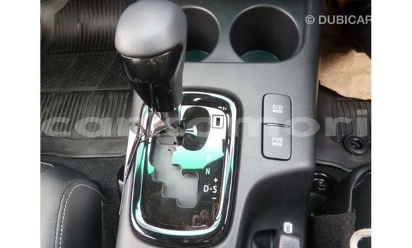 Acheter Import Voiture Toyota Hilux Blanc à Import - Dubai, Grande Comore Acheter Import Voiture Toyota Hilux Blanc à Import - Dubai, Grande Comore