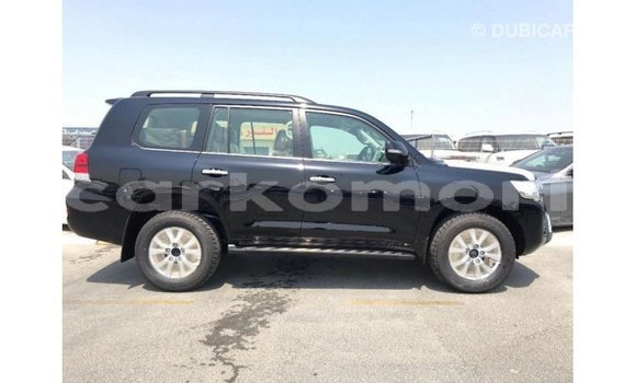 Acheter Import Voiture Toyota Land Cruiser Noir à Import - Dubai, Grande Comore Acheter Import Voiture Toyota Land Cruiser Noir à Import - Dubai, Grande Comore