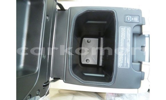 Acheter Import Voiture Toyota Land Cruiser Blanc à Import - Dubai, Grande Comore Acheter Import Voiture Toyota Land Cruiser Blanc à Import - Dubai, Grande Comore