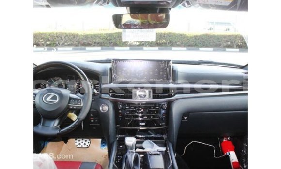 Acheter Import Voiture Lexus LX Blanc à Import - Dubai, Grande Comore
