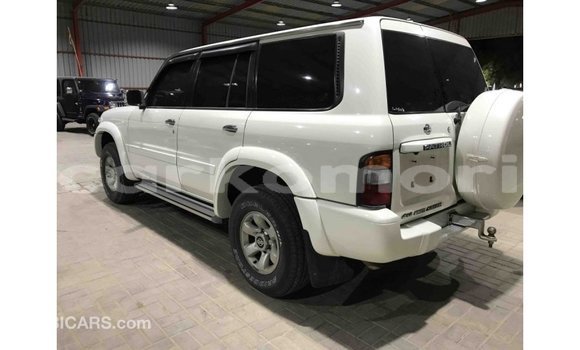 Acheter Import Voiture Nissan Patrol Blanc à Import - Dubai, Grande Comore Acheter Import Voiture Nissan Patrol Blanc à Import - Dubai, Grande Comore