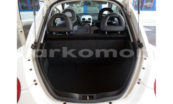 Buy Import Volkswagen Beetle White Car in Import - Dubai in Great Comore Buy Import Volkswagen Beetle White Car in Import - Dubai in Great Comore