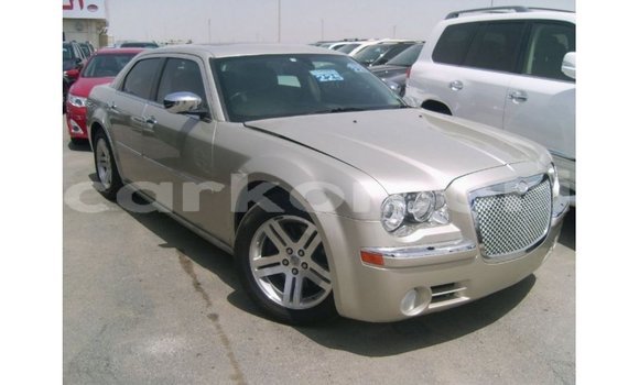 Acheter Import Voiture Chrysler 300 Beige à Import - Dubai, Grande Comore