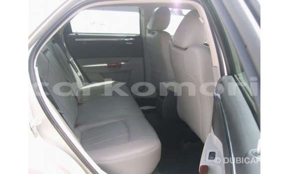 Buy Import Chrysler 300 Beige Car in Import - Dubai in Great Comore Buy Import Chrysler 300 Beige Car in Import - Dubai in Great Comore