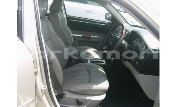 Buy Import Chrysler 300 Beige Car in Import - Dubai in Great Comore Buy Import Chrysler 300 Beige Car in Import - Dubai in Great Comore