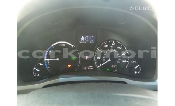 Acheter Import Voiture Lexus RX Blanc à Import - Dubai, Grande Comore Acheter Import Voiture Lexus RX Blanc à Import - Dubai, Grande Comore