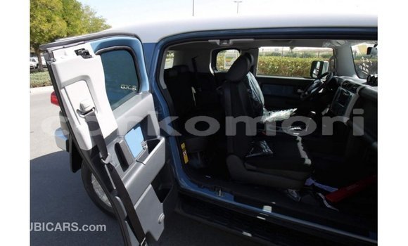 Acheter Import Voiture Toyota FJ Cruiser Bleu à Import - Dubai, Grande Comore