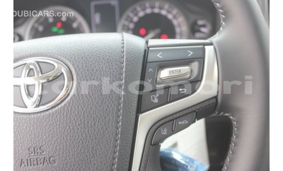 Buy Import Toyota Land Cruiser White Car in Import - Dubai in Great Comore Buy Import Toyota Land Cruiser White Car in Import - Dubai in Great Comore