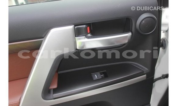 Buy Import Toyota Land Cruiser White Car in Import - Dubai in Great Comore Buy Import Toyota Land Cruiser White Car in Import - Dubai in Great Comore