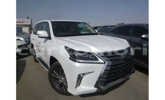 Acheter Import Voiture Lexus LX Blanc à Import - Dubai, Grande Comore Acheter Import Voiture Lexus LX Blanc à Import - Dubai, Grande Comore