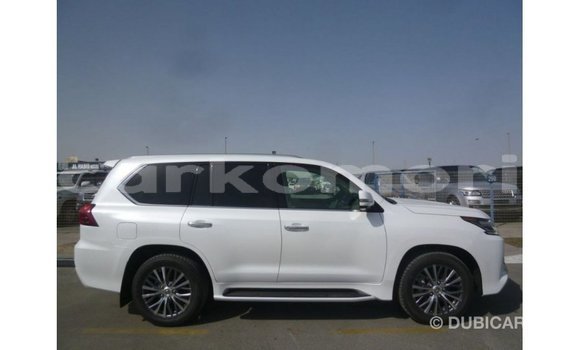 Acheter Import Voiture Lexus LX Blanc à Import - Dubai, Grande Comore Acheter Import Voiture Lexus LX Blanc à Import - Dubai, Grande Comore