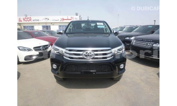 Acheter Import Voiture Toyota Hilux Noir à Import - Dubai, Grande Comore Acheter Import Voiture Toyota Hilux Noir à Import - Dubai, Grande Comore