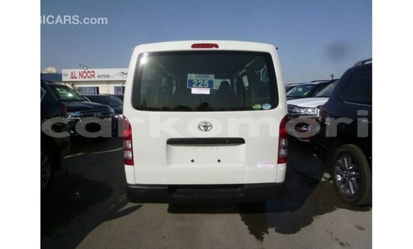Acheter Import Voiture Toyota Hiace Blanc à Import - Dubai, Grande Comore Acheter Import Voiture Toyota Hiace Blanc à Import - Dubai, Grande Comore