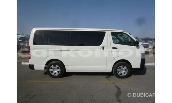 Acheter Import Voiture Toyota Hiace Blanc à Import - Dubai, Grande Comore Acheter Import Voiture Toyota Hiace Blanc à Import - Dubai, Grande Comore