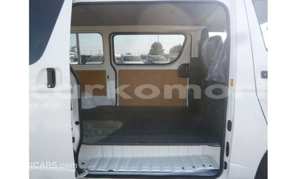 Acheter Import Voiture Toyota Hiace Blanc à Import - Dubai, Grande Comore Acheter Import Voiture Toyota Hiace Blanc à Import - Dubai, Grande Comore