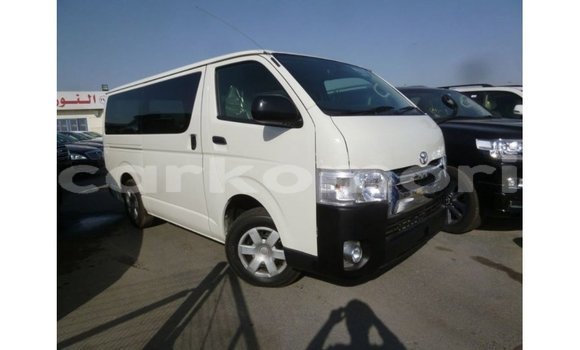 Acheter Import Voiture Toyota Hiace Blanc à Import - Dubai, Grande Comore Acheter Import Voiture Toyota Hiace Blanc à Import - Dubai, Grande Comore
