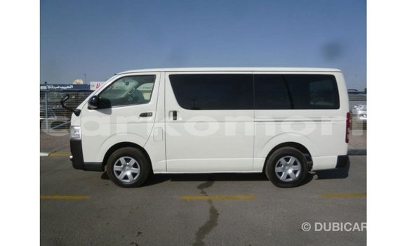 Acheter Import Voiture Toyota Hiace Blanc à Import - Dubai, Grande Comore Acheter Import Voiture Toyota Hiace Blanc à Import - Dubai, Grande Comore