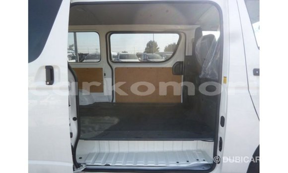 Acheter Import Voiture Toyota Hiace Blanc à Import - Dubai, Grande Comore Acheter Import Voiture Toyota Hiace Blanc à Import - Dubai, Grande Comore