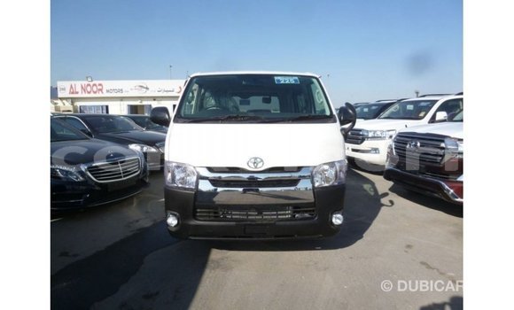Acheter Import Voiture Toyota Hiace Blanc à Import - Dubai, Grande Comore Acheter Import Voiture Toyota Hiace Blanc à Import - Dubai, Grande Comore