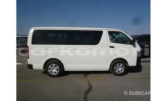 Acheter Import Voiture Toyota Hiace Blanc à Import - Dubai, Grande Comore Acheter Import Voiture Toyota Hiace Blanc à Import - Dubai, Grande Comore