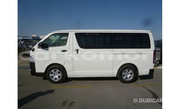 Acheter Import Voiture Toyota Hiace Blanc à Import - Dubai, Grande Comore Acheter Import Voiture Toyota Hiace Blanc à Import - Dubai, Grande Comore